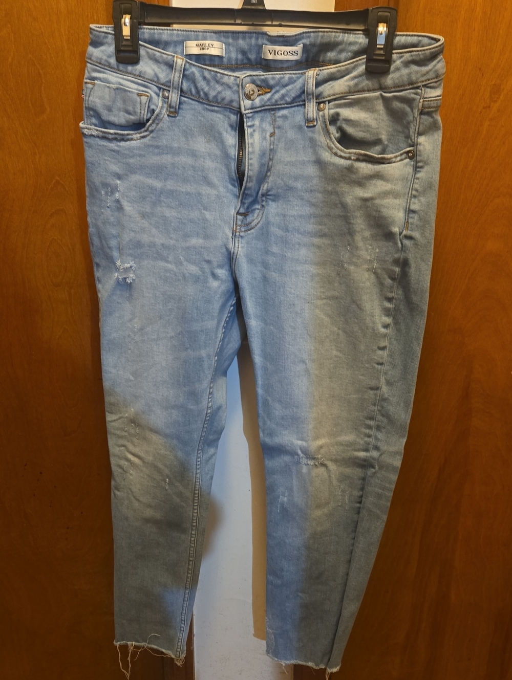 Vigoss Light Wash Distressed Cropped Women's Jeans